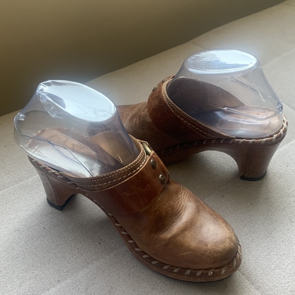Frye Women's Light Brown Leather Slip-On High-Heel Clogs Size 6 - Picture 6 of 16
